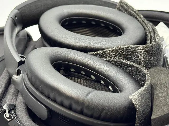 Alt view image 7 of 7 - Headphones Replacement Ear Pads Cover for  Quietcomfort QC15 QC25 QC35 35 ii Headsets (Black)