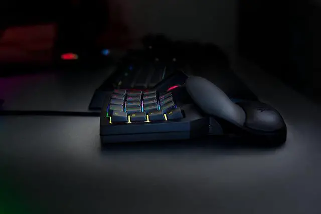 Alt view image 2 of 6 - Tartarus V2 Chroma Gaming Keypad: Mecha-Membrane Key Switches - 32 Fully Programmable Keys - 8-Way Thumbpad & Scroll Wheel - Detachable Palm Rest - Classic Black