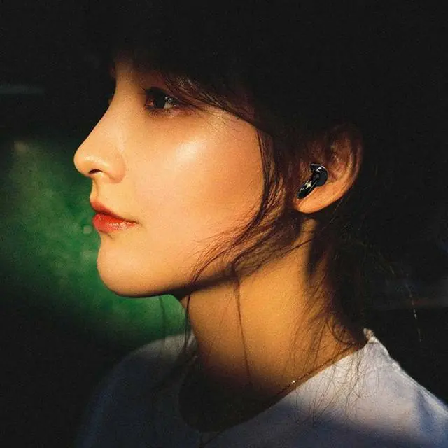 Alt view image 7 of 7 - TWS Wireless Bluetooth Headset In-ear Space Capsule Gaming Headset Space Capsule White (Transparent White)