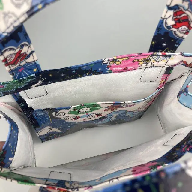 Alt view image 6 of 7 - Cath Kidston S Bookbag Small Size Open Top Handled Handbag Lunch Bag Water Resistant Oilcloth Tote Christmas in London Pattern Navy Color