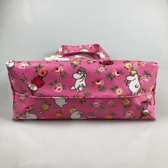 Alt view image 6 of 7 - Cath Kidston x Moomin Limited Edition Small Bookbag S Size Open Top Handled Handbag Lunch Bag Water Resistant Oilcloth Tote Moonins Linen Sprig Floral Pattern Pink Color