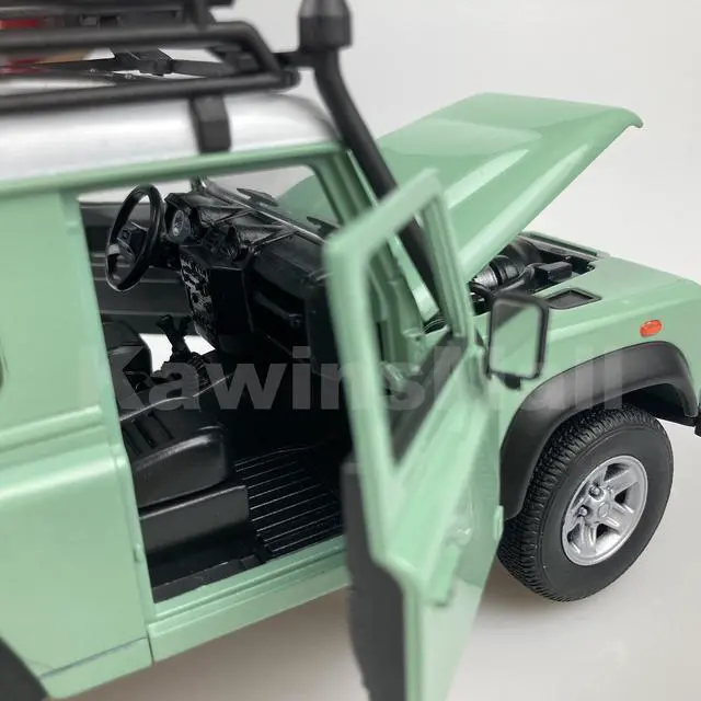Alt view image 4 of 6 - Welly 1:24 Land Rover 2010s Defender TD5 TDCI 90 Off-Road Vehicle Truck Alloy Diecast Model Toy