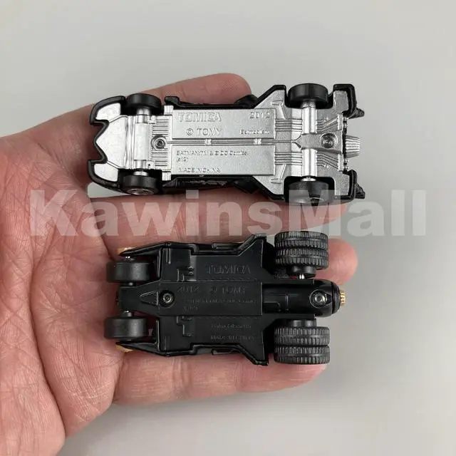 Alt view image 7 of 7 - 1:64 Scale Takara Tomy Tomica #146 1989 Batmobile & #148 4th 2008 Batmobile Two Cars Diecast Set Collection (2012 Edition Product)