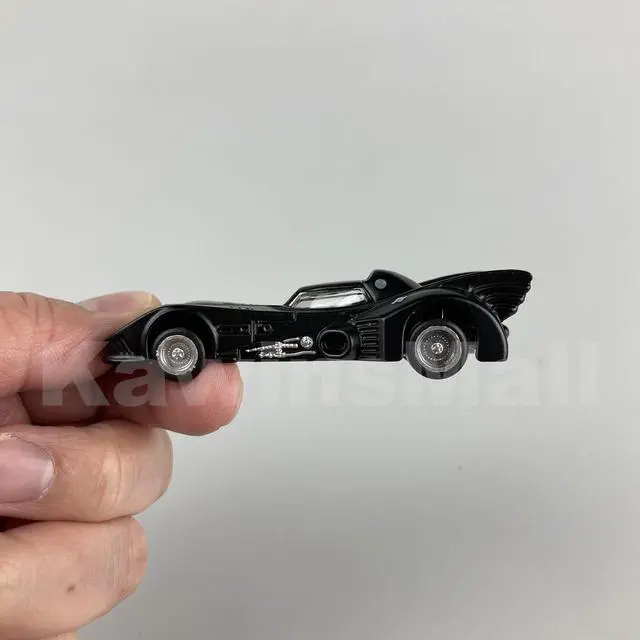 Alt view image 4 of 7 - 1:64 Scale Takara Tomy Tomica #146 1989 Batmobile & #148 4th 2008 Batmobile Two Cars Diecast Set Collection (2012 Edition Product)