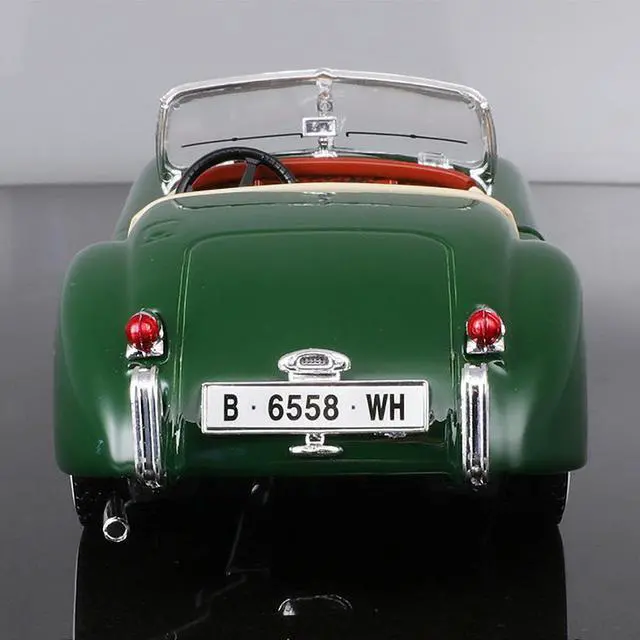 Alt view image 6 of 7 - Bburago 1:24 Scale Jaguar (1951) XK 120 Classic Roadster Car Alloy Diecast Model Star Collection Series (Color: Green)