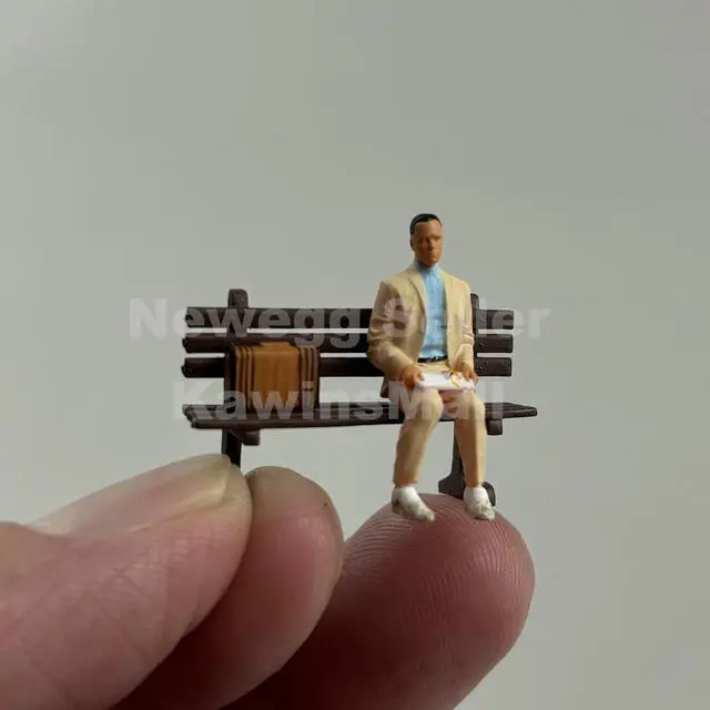 Main image of 1:64 Scale Forrest Gump Figurine with His Suitcase Sitting on Bench Handprinted Resin Statue Figures Diorama for Desktop Decoration