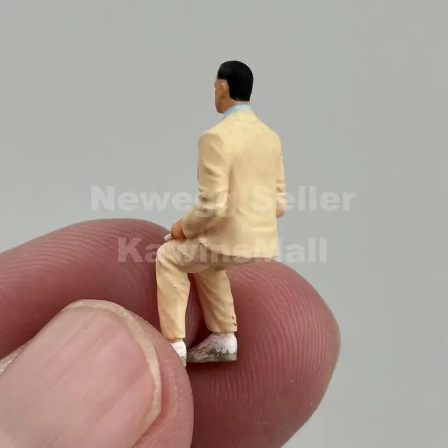Alt view image 4 of 6 - 1:64 Scale Forrest Gump Figurine with His Suitcase Sitting on Bench Handprinted Resin Statue Figures Diorama for Desktop Decoration