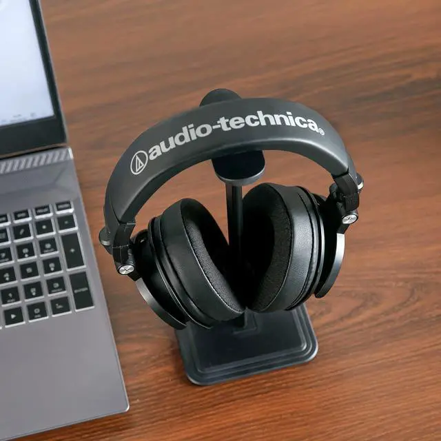 Alt view image 3 of 5 - WC Freeze Cooling Gel Earpads - Compatible with HyperX Cloud, Steelseries Arctis, ATH M50X, G Pro X & More - Major Comfort Upgrade & Cooler for Longer | Black