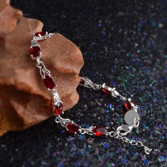 Main image of Womens Fashionable Temperamental Ruby Bracelet(Red+silver)