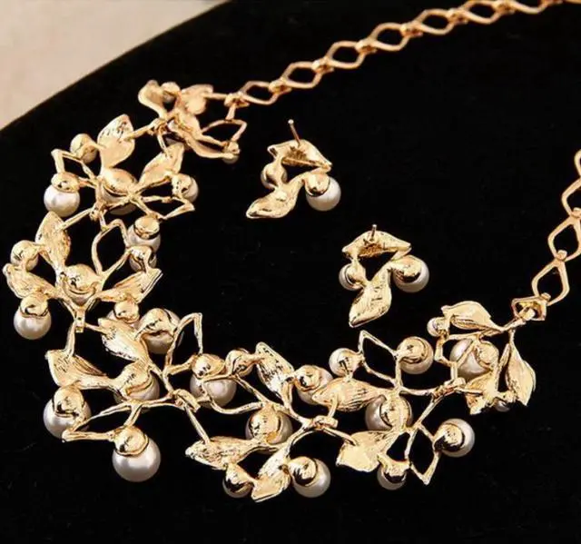 Alt view image 7 of 7 - Leaf Crystal Simulated Pearl Wedding Jewelry Necklaces Earrings Sets (Gold)