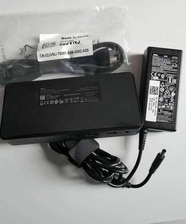 Alt view image 2 of 3 - Dell USB 3.0 Ultra HD/4K Triple Display Docking Station D3100