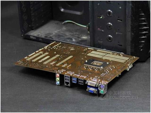 Alt view image 3 of 4 - ASUS P8B75-V LGA 1155 Intel B75 DDR3 32GB ATX Motherboard