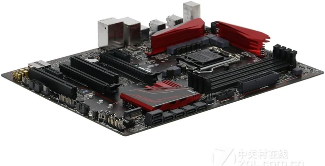 Alt view image 3 of 4 - ASUS E3 PRO GAMING V5 LGA 1151 Intel C232 DDR4 64GB ATX Motherboard