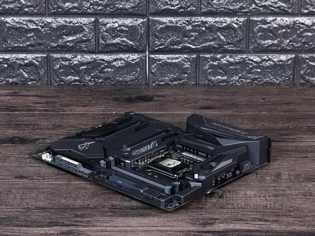 Alt view image 3 of 4 - ASUS ROG MAXIMUS X FORMULA LGA 1151 DDR4 64GB ATX Motherboard