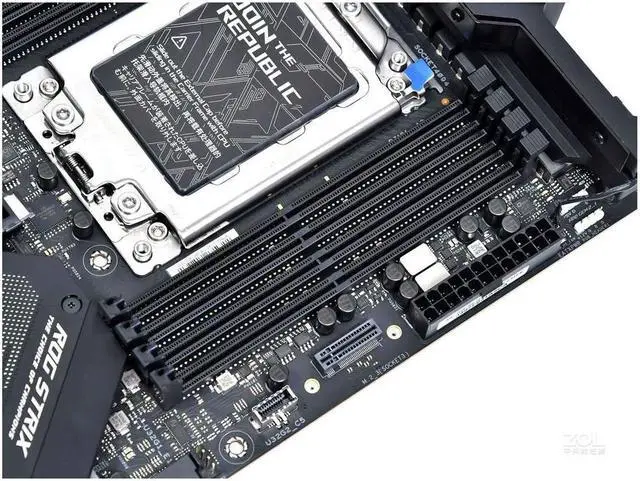 Alt view image 3 of 4 - ASUS ROG STRIX TRX40-E GAMING Socket sTRX4 DDR4 256GB ATX Motherboard