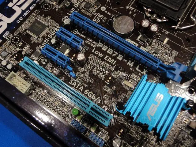 Alt view image 3 of 4 - ASUS P8B75-M LX LGA 1155 DDR3 16GB Micro ATX Motherboard