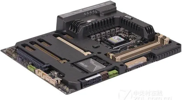 Alt view image 3 of 4 - ASUS SABERTOOTH Z97 MARK 1 LGA 1150 DDR3 32GB ATX Motherboard