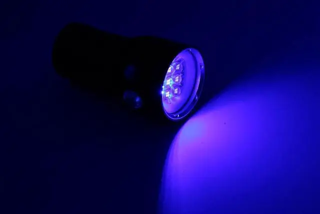 Alt view image 4 of 5 - 8000 Lumens Led Underwater Video Light 6 White Led + 4x Red Light+4x UV / Blue Light Waterproof Diving Flashlight