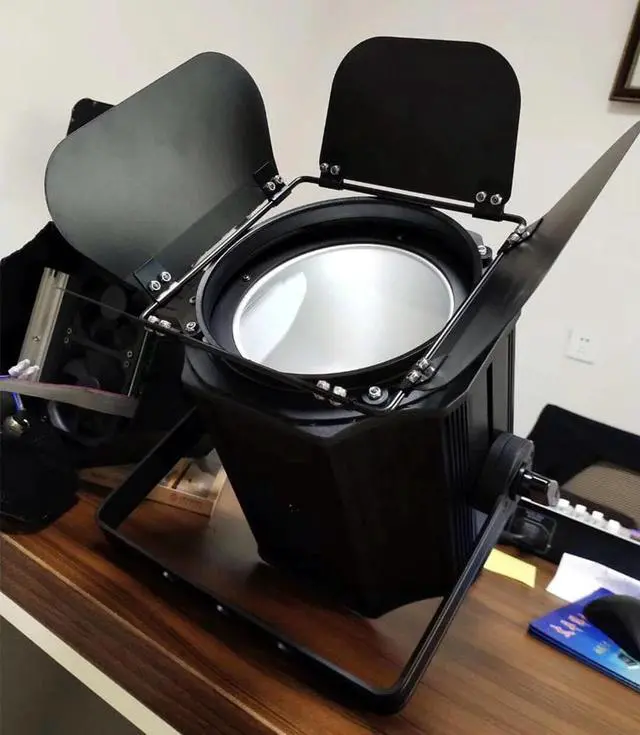 Alt view image 2 of 5 - 300W COB LED Par luz con puertas de Granero aluminio luz estroboscópica Led iluminación de escenario blanco cálido RGBWA + UV 6i