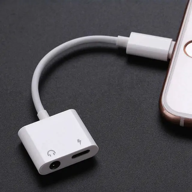 Main image of 2 in 1 Audio Adapter charging Earphone Cable For iphone8/x/plus/ipad Aux Jack headset For Lighting 3.5 mm To Headphone splitter
