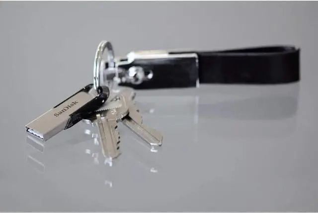 Alt view image 5 of 6 - SanDisk Ultra Flair 64GB USB 3.0 Flash Drive - SDCZ73-064G-G46