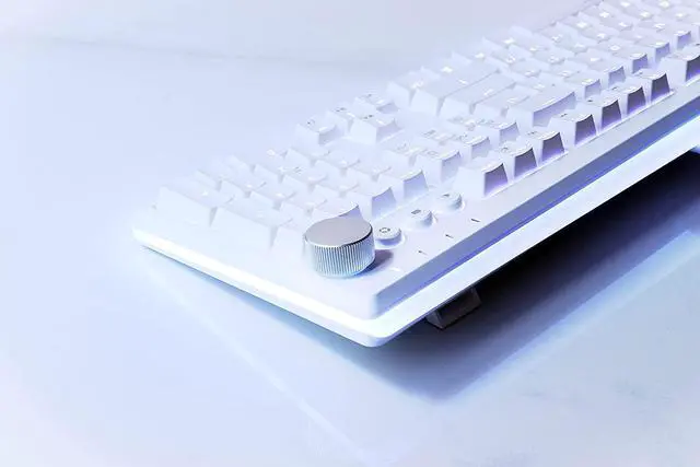 Alt view image 3 of 7 - i-rocks K71M Mechanical Gaming Keyboard with Media Control Knob (Gateron Blue Switches, White)
