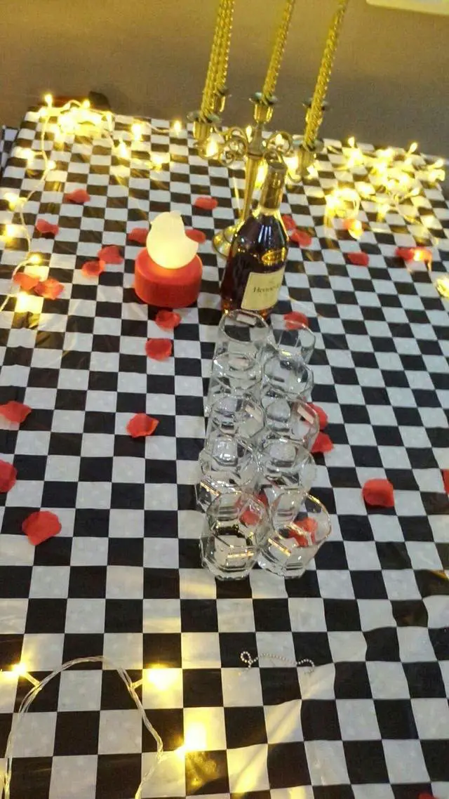 Alt view image 3 of 4 - BRICHBROW Pcs of 2 Premium Plastic Checkered Flag Tablecloths