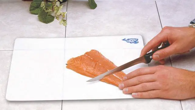 Alt view image 5 of 7 - Norpro Icon Cut N Slice Flexible Cutting Boards, 11.5in/29cm x 15in/38cm, White, Set of 3