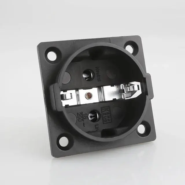 Main image of 2PCS Hi-end Socket Rhodium plated AE03G AC 250V 16A EU IEC Plug inlet Adapter Power Outlet sockets CE