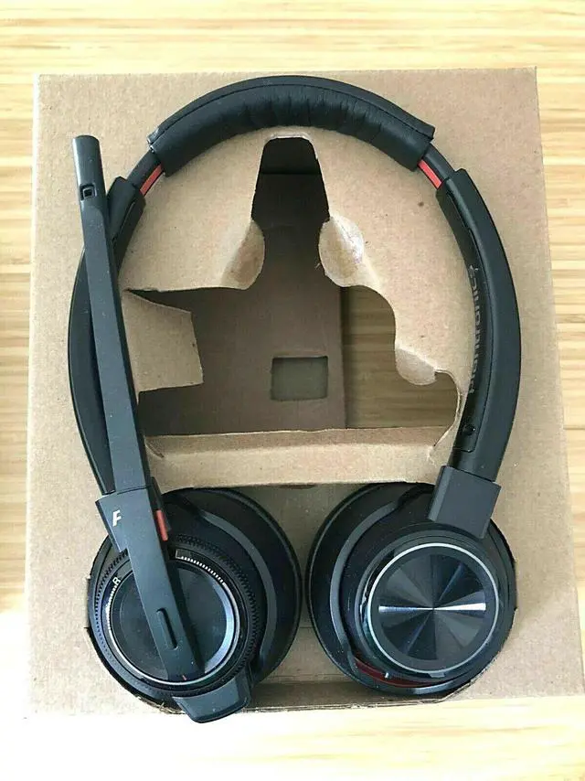 Alt view image 5 of 7 - Plantronics Savi 8200 Series Wireless Dect Headset System