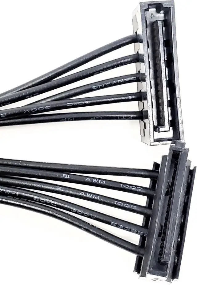 Alt view image 2 of 5 - Micro Connectors 23 Inches 1 to 4 15-Pin SATA Power Splitter Cable (F03-PWRX4)