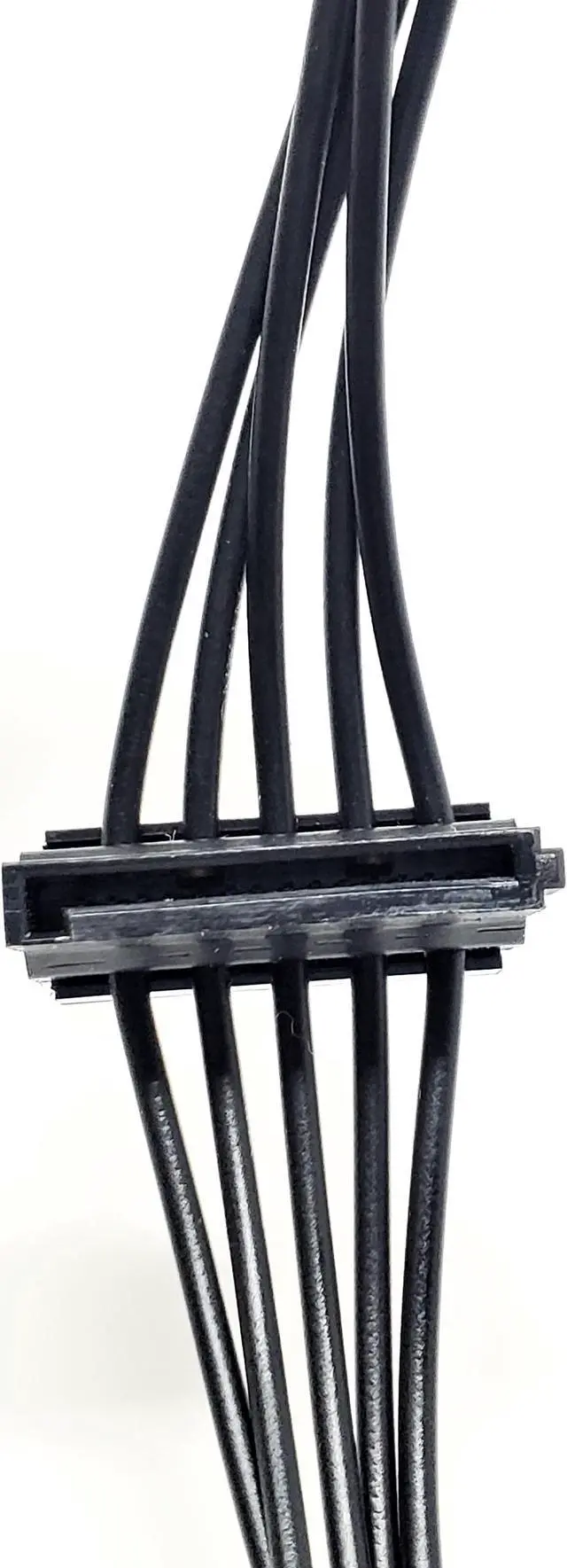 Alt view image 5 of 5 - Micro Connectors 23 Inches 1 to 4 15-Pin SATA Power Splitter Cable (F03-PWRX4)