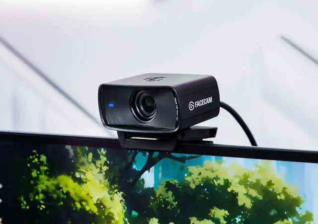 Alt view image 4 of 12 - Elgato Facecam MK.2  1080p60 Full HD Webcam, Ultra Low-Latency Streaming, Pro Low-Light Performance, Lifelike Colors, DSLR-Style App Control, HDR & Cinematic FX, for Zoom/Teams, works with PC/Mac