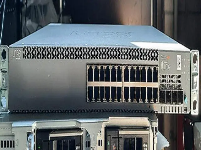 Main image of Juniper EX2300 24-port 10/100/1000BaseT PoE+, 4 x 1/10GSFP/SFP+ Ethernet Switch.

Juniper EX2300 24-port 10/100/1000BaseT PoE+, 4 x 1/10GSFP/SFP+ Ethernet Switch.