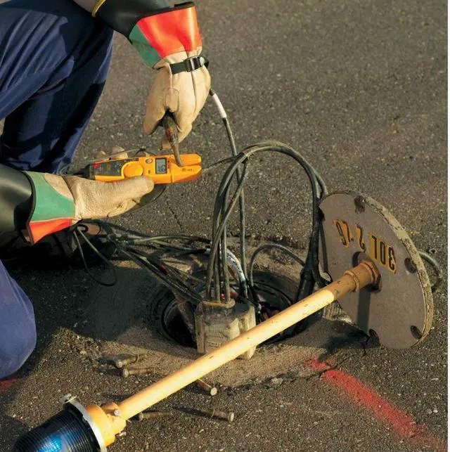 Alt view image 4 of 5 - T5-1000 - MULTIMETER DIGITAL CLAMP AC/DC 1000V 100A AC AMP CONTINUITY