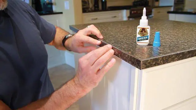 Alt view image 3 of 6 - 85001859 - SUPER GLUE LIQUID 15G