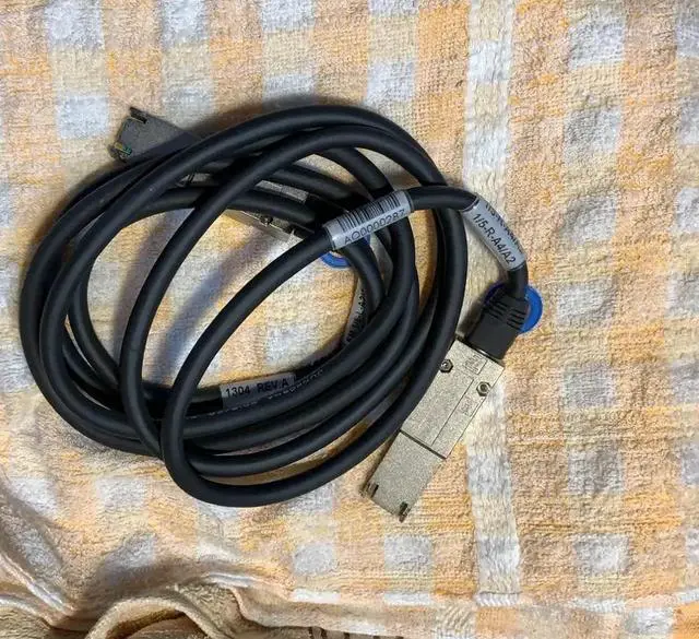 Main image of 2M 26P SFF-8088 TO SFF-8088 Cable Mini SAS SFF8088 To SFF8088 Cable 26P TO 26P Hard Disk Cable 2.1M
