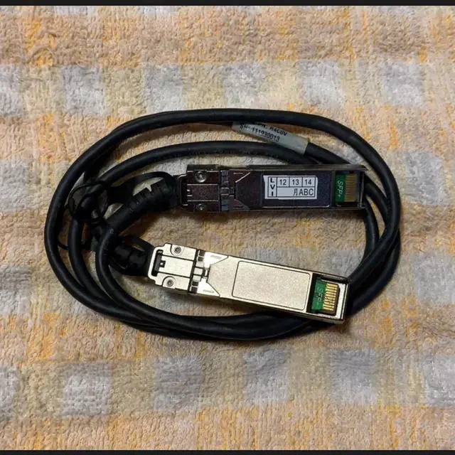 Main image of Twinax SFP 1m Cable R4C0V 0R4C0V 747529505 for Dell Twinax SPF 1m Cable