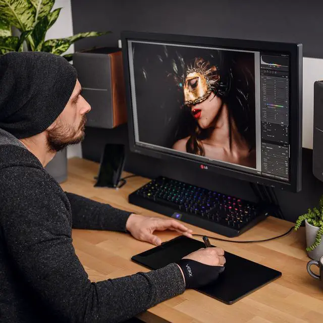 Alt view image 6 of 14 - VEIKK VK1060PRO Drawing Tablet,10x6 inch Drawing Graphics Tablet with 2 Scroll Wheels,6 Express Keys, Battery-Free Stylus Tilt for Android Win Mac OS (8192 Levels)