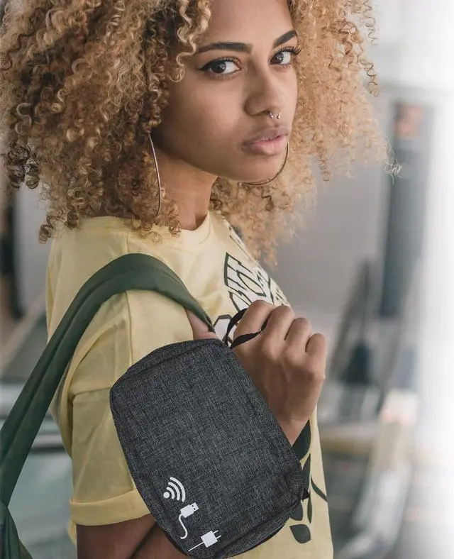 Alt view image 5 of 5 - Maxell(r) Folding Storage Travel Case, Black, 199272