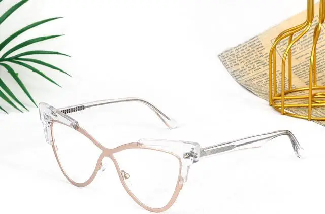 Alt view image 4 of 5 - Zeelool Oversized Cat Eye Blue Light Glasses for Women Stylish Eyewear Glasses 100% UV400 Protection JGX558394-01 Transparent