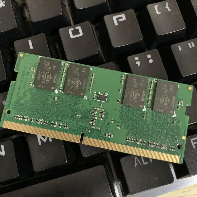 Alt view image 2 of 2 - ADATA 8GB DDR4 2400 (PC4-19200) SODIMM 260-Pin Laptop Memory SODIMM Module Single Pack (AD4S240038G17-B)