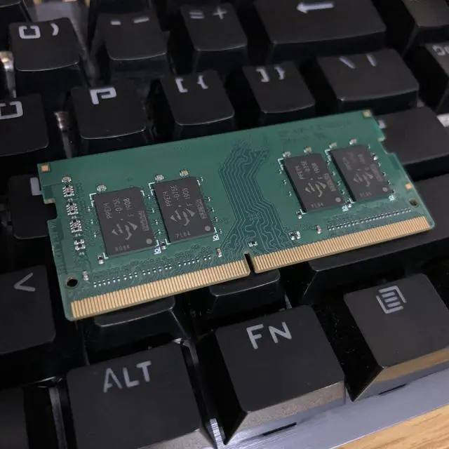 Alt view image 3 of 3 - ADATA 8GB SO-DIMM PC4-21300 (DDR4-2666) Memory (AD4S266638G19-B)