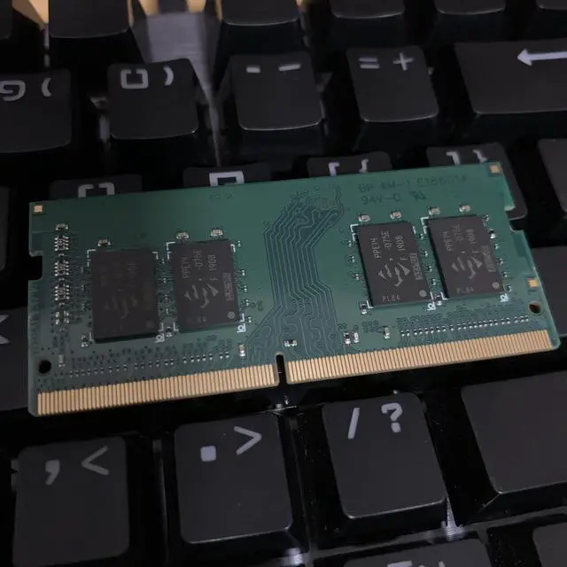 Alt view image 2 of 3 - ADATA 8GB SO-DIMM PC4-21300 (DDR4-2666) Memory (AD4S266638G19-B)