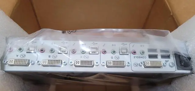 Alt view image 4 of 8 - Avocent SC440-001 SwitchView SC 1 x 4 Secure KVM Desktop Appliance