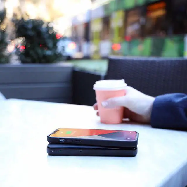 Alt view image 4 of 7 - Cygnett 10,000 mAh Wireless Power Bank and Charging Dock