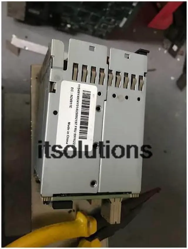 Main image of For IBM X3850 X5 SSD solid state drive backplane 59Y6222 8-bay 60Y0360 server disassembly