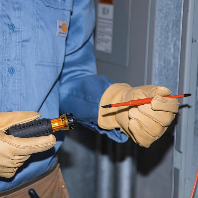 Alt view image 5 of 7 - Klein Tools 32288 Insulated Screwdriver 8-in-1 Screwdriver Set with Interchangeable Blades 3 Phillips 3 Slotted and 2 Square Tips