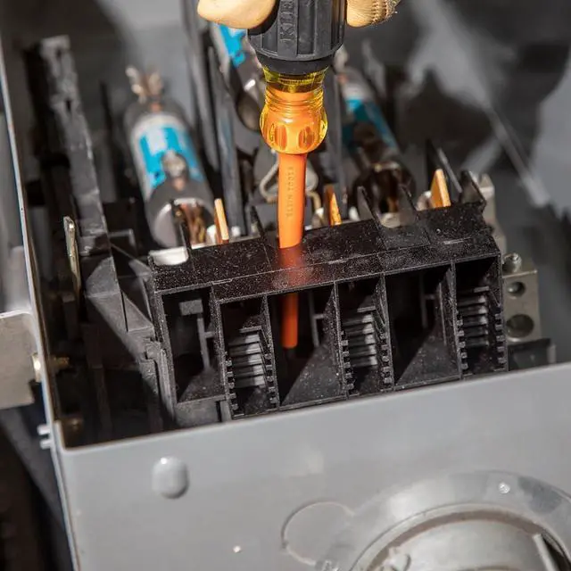 Alt view image 4 of 7 - 33736INS Insulated Screwdriver Set Made in USA 1000V Slim-Tip Driver with Phillips Cabinet and Square Bits and a Magnetizer 6-Piece