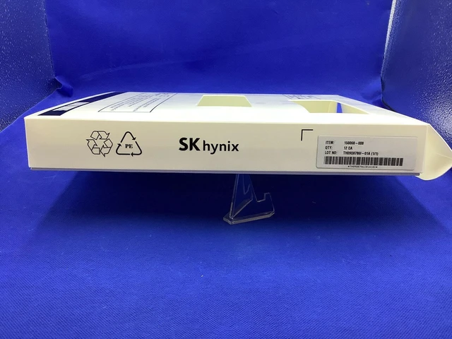 Main image of HMAA4GR7CJR4N-XN HYNIX 32GB (1X32GB) 1RX4 PC4-3200AA MEMORY MODULE